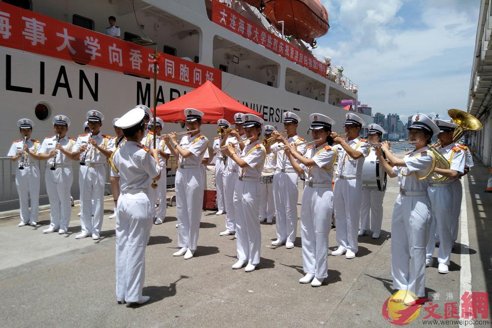 大連海事大學(xué)軍樂隊演奏迎賓曲